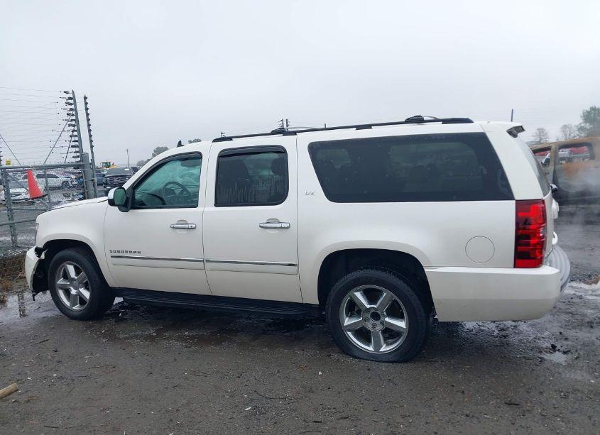 Photo 13 of 2014 Chevrolet Suburban 1500 LTZ (VIN 1GNSCKE0XER130852)