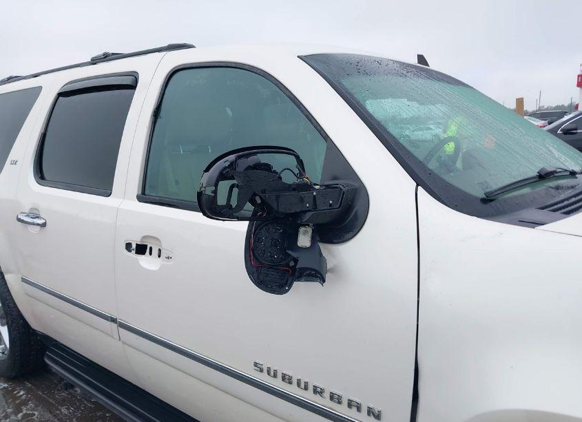 Photo 16 of 2014 Chevrolet Suburban 1500 LTZ (VIN 1GNSCKE0XER130852)