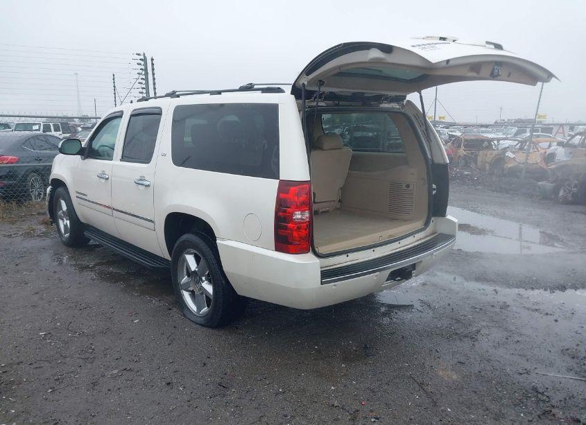 Photo 3 of 2014 Chevrolet Suburban 1500 LTZ (VIN 1GNSCKE0XER130852)