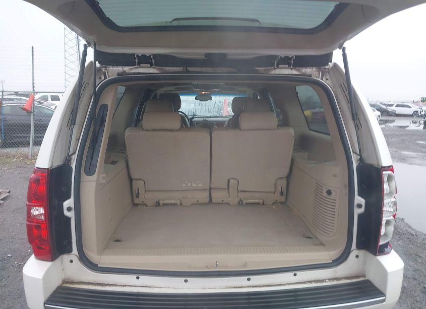 Photo 8 of 2014 Chevrolet Suburban 1500 LTZ (VIN 1GNSCKE0XER130852)