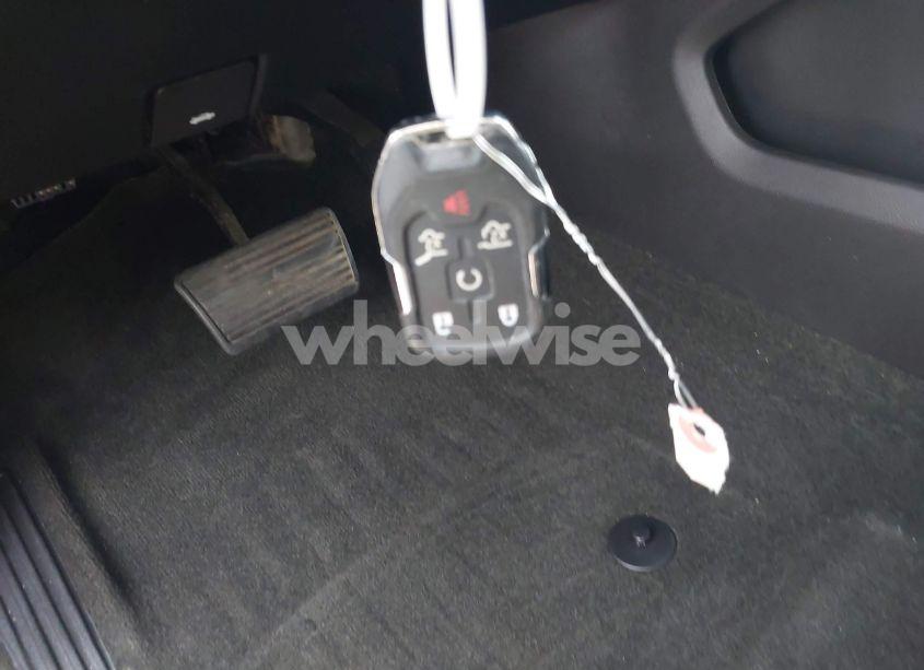 Photo 11 of 2015 Chevrolet Suburban 1500 LTZ (VIN 1GNSCKKCXFR731873)