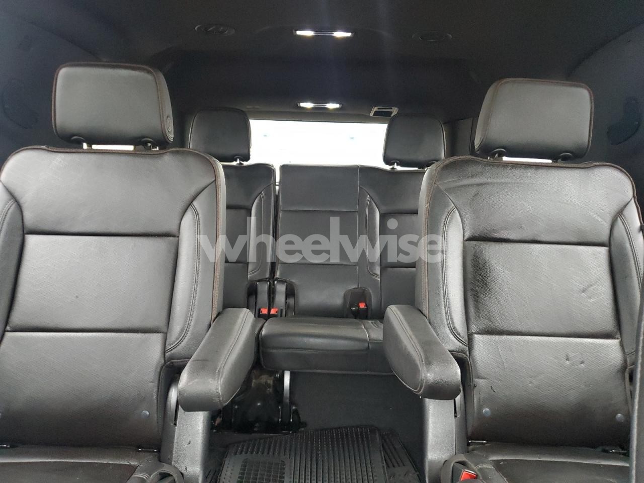 Photo 10 of 2021 CHEVROLET TAHOE C1500 (VIN 1GNSCLED3MR339647)