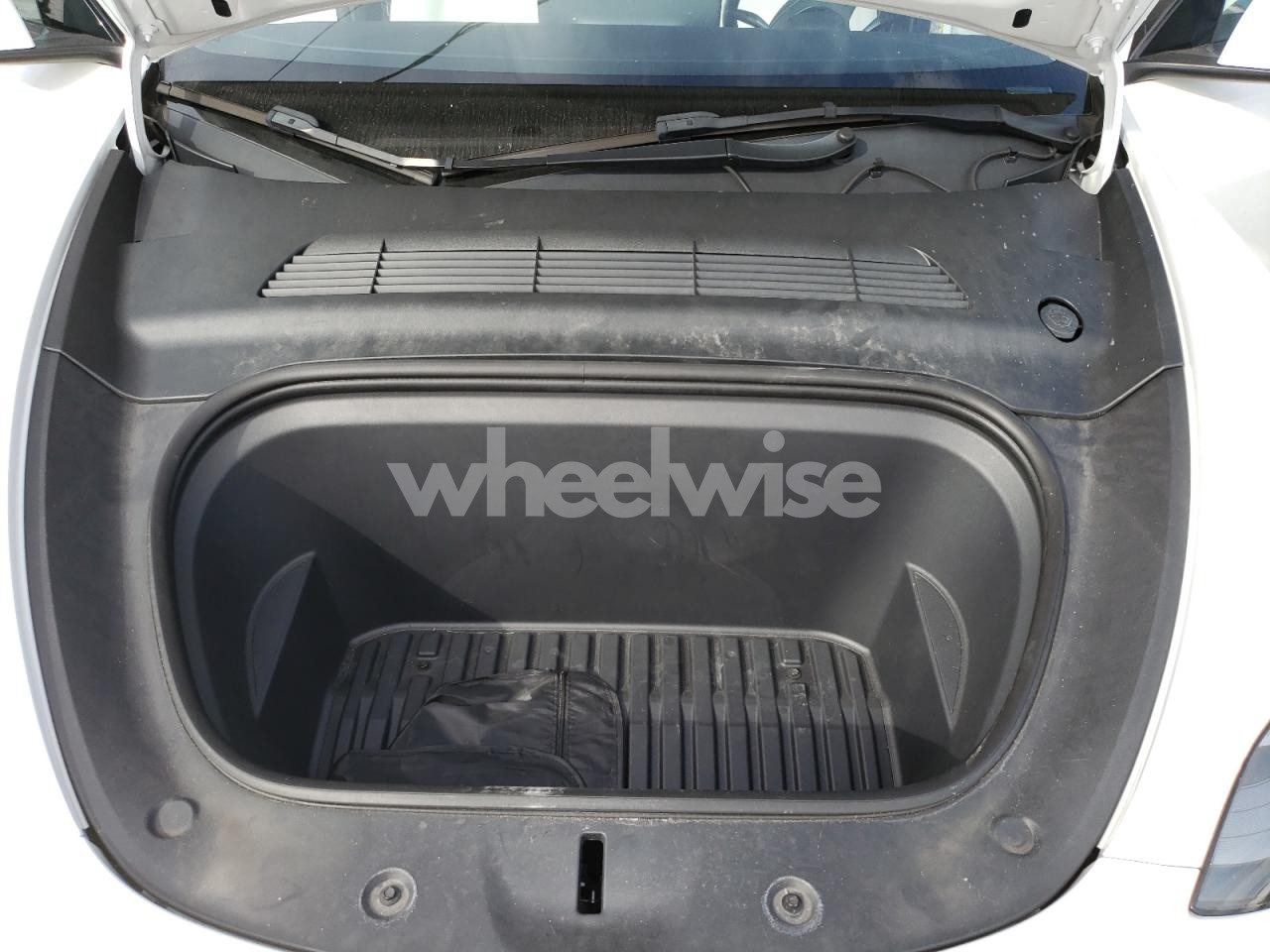 Photo 11 of 2022 TESLA MODEL Y (VIN 1GNSCMKD4RR372433)