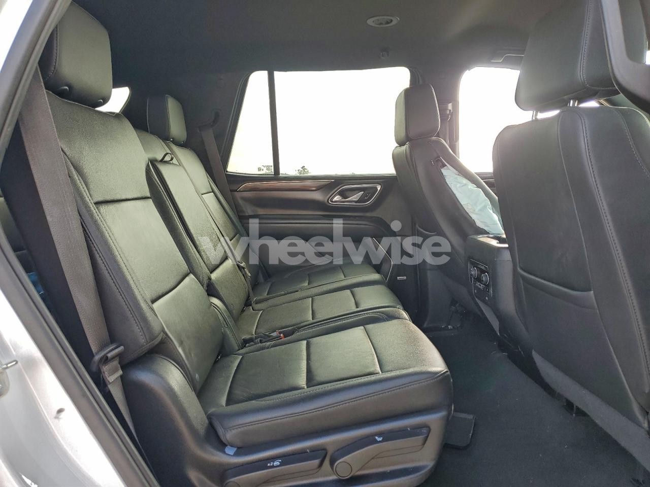 Photo 11 of 2023 CHEVROLET TAHOE C1500 LT (VIN 1GNSCNKD1PR295734)
