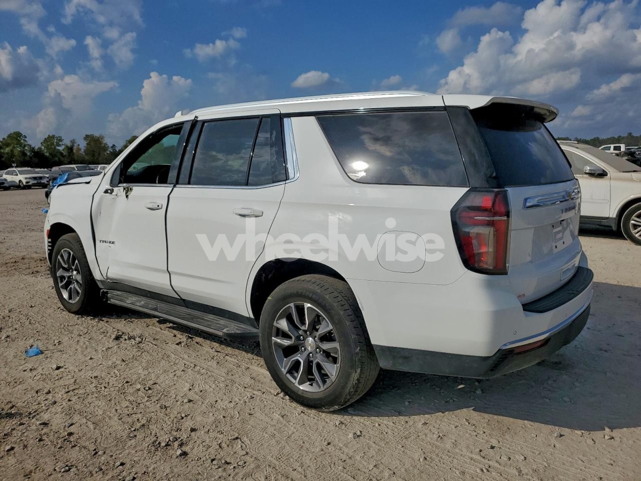 Photo 2 of 2023 CHEVROLET TAHOE C1500 LT (VIN 1GNSCNKD1PR295734)