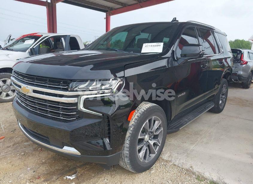 Photo 2 of 2022 Chevrolet Tahoe 2WD LT (VIN 1GNSCNKD2NR202667)