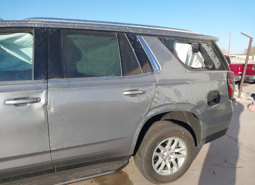 Photo 6 of 2024 Chevrolet Tahoe 2WD LT (VIN 1GNSCNKD3RR213165)