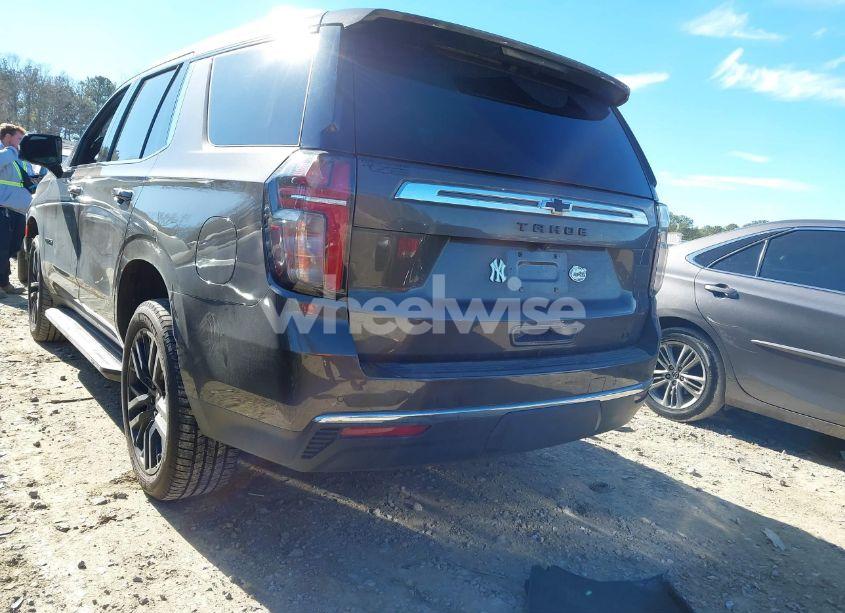Photo 3 of 2021 Chevrolet Tahoe 2WD LT (VIN 1GNSCNKD6MR101324)