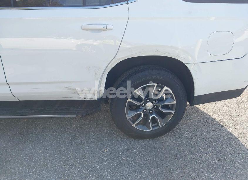 Photo 6 of 2021 Chevrolet Tahoe 2WD LT (VIN 1GNSCNKD7MR386938)