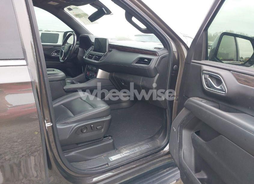 Photo 5 of 2021 Chevrolet Tahoe 2WD LT (VIN 1GNSCNKD7MR439900)