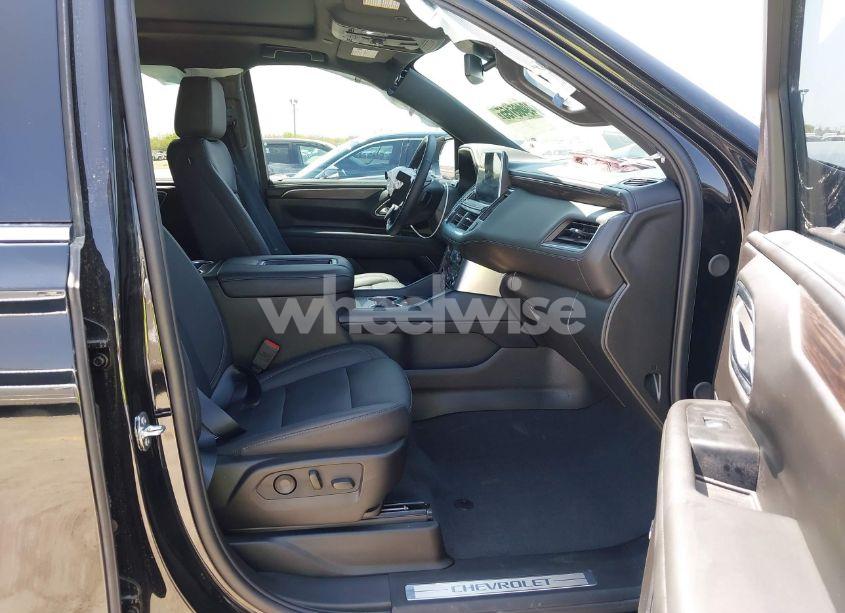 Photo 5 of 2024 Chevrolet Tahoe 2WD LT (VIN 1GNSCNKD7RR374098)