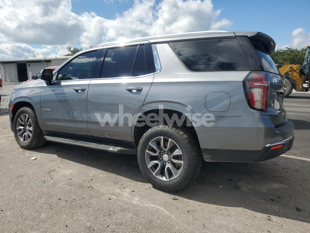 Photo 2 of 2021 CHEVROLET TAHOE C1500 LT (VIN 1GNSCNKD9MR120501)