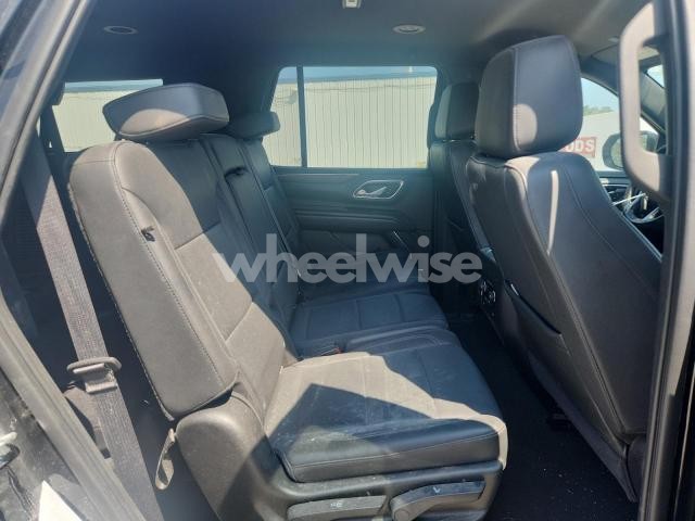 Photo 3 of 2021 CHEVROLET TAHOE C1500 LT (VIN 1GNSCNKD9MR269734)