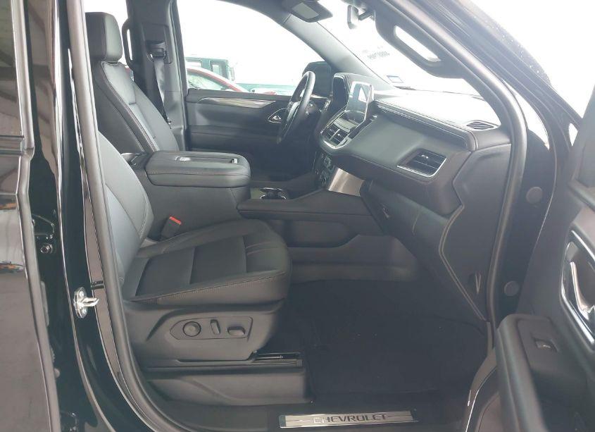 Photo 5 of 2024 Chevrolet Tahoe 2WD RST (VIN 1GNSCRKD1RR315586)