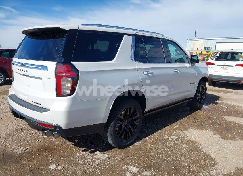 Photo 4 of 2021 Chevrolet Tahoe 2WD PREMIER (VIN 1GNSCSKD5MR256543)
