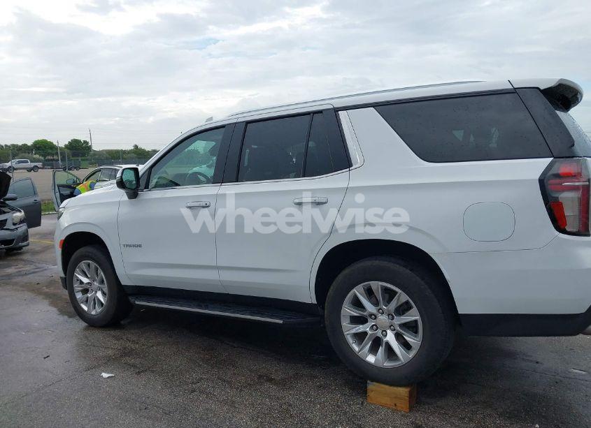 Photo 13 of 2021 Chevrolet Tahoe 2WD PREMIER (VIN 1GNSCSKD5MR357937)