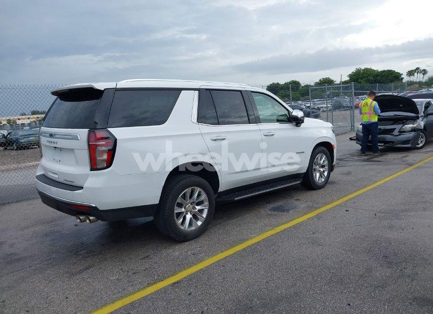 Photo 4 of 2021 Chevrolet Tahoe 2WD PREMIER (VIN 1GNSCSKD5MR357937)