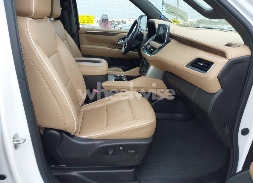 Photo 5 of 2021 Chevrolet Tahoe 2WD PREMIER (VIN 1GNSCSKD5MR357937)