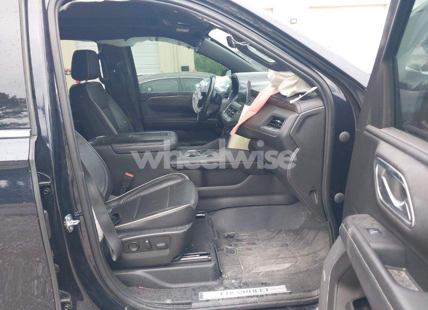 Photo 5 of 2021 Chevrolet Tahoe 2WD PREMIER (VIN 1GNSCSKD6MR102181)