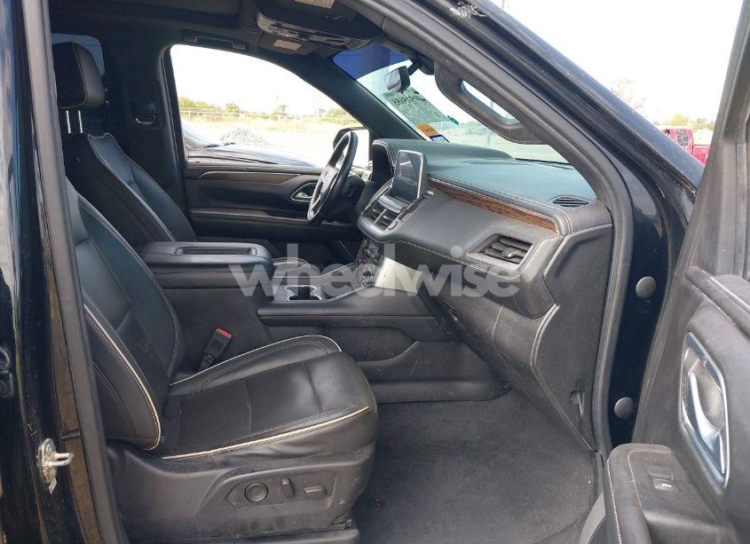 Photo 5 of 2021 Chevrolet Tahoe 2WD PREMIER (VIN 1GNSCSKD9MR103177)