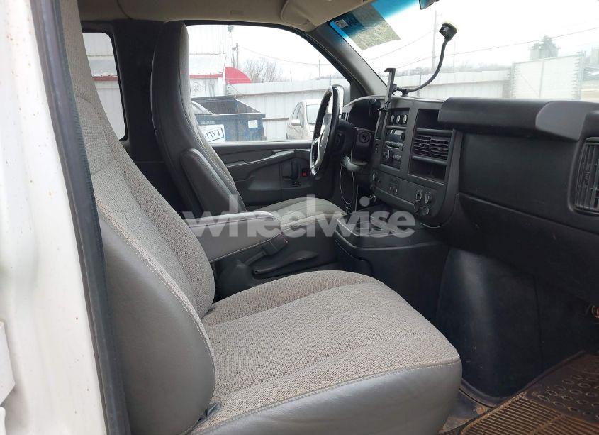 Photo 5 of 2013 Chevrolet Express 1500 LT (VIN 1GNSHCF49D1163878)