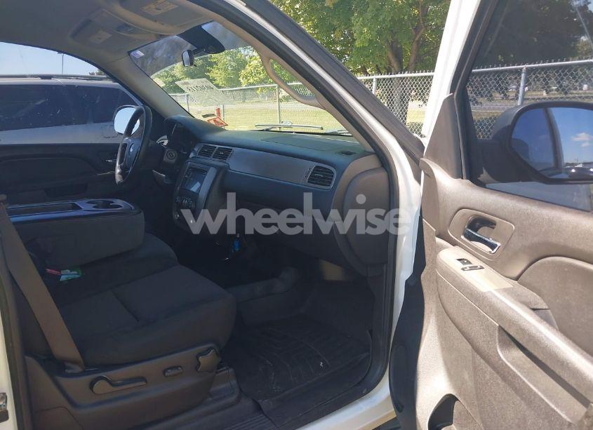 Photo 5 of 2013 Chevrolet Tahoe COMMERCIAL FLEET (VIN 1GNSK2E01DR268491)