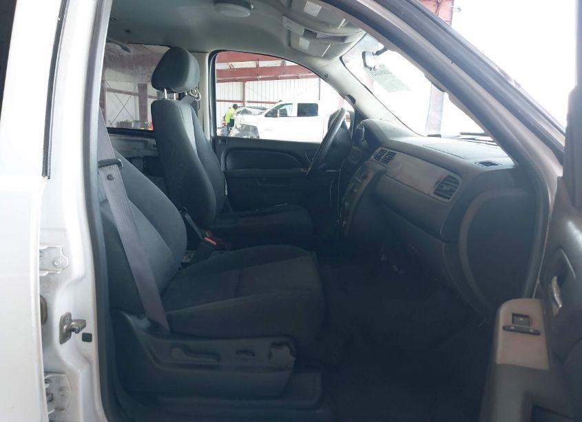 Photo 5 of 2011 Chevrolet Tahoe COMMERCIAL FLEET (VIN 1GNSK2E03BR325707)