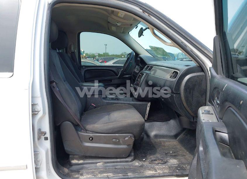 Photo 5 of 2012 Chevrolet Tahoe COMMERCIAL FLEET (VIN 1GNSK2E03CR162431)