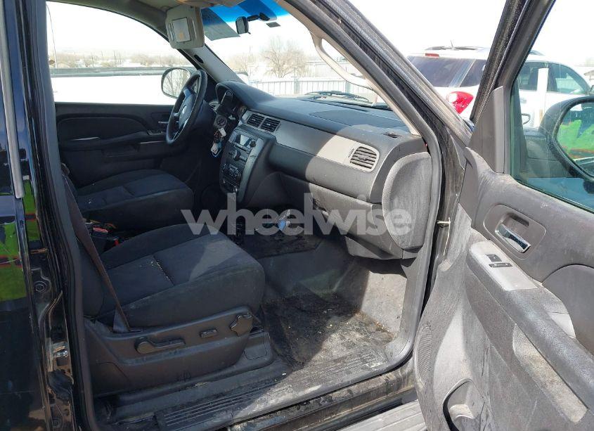 Photo 5 of 2013 Chevrolet Tahoe COMMERCIAL FLEET (VIN 1GNSK2E05DR286363)