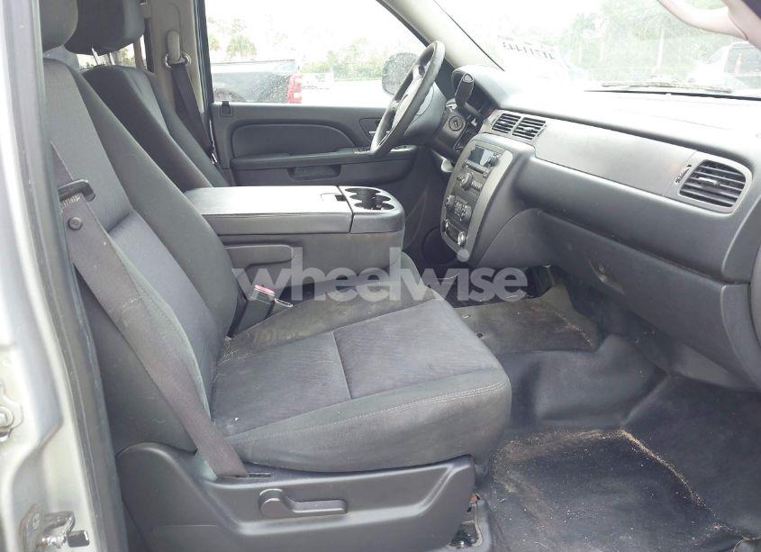 Photo 5 of 2012 Chevrolet Tahoe COMMERCIAL FLEET (VIN 1GNSK2E08CR274030)