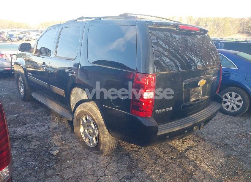 Photo 3 of 2014 Chevrolet Tahoe LS (VIN 1GNSKAE00ER162786)