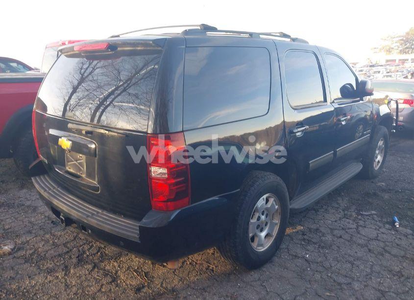 Photo 4 of 2014 Chevrolet Tahoe LS (VIN 1GNSKAE00ER162786)