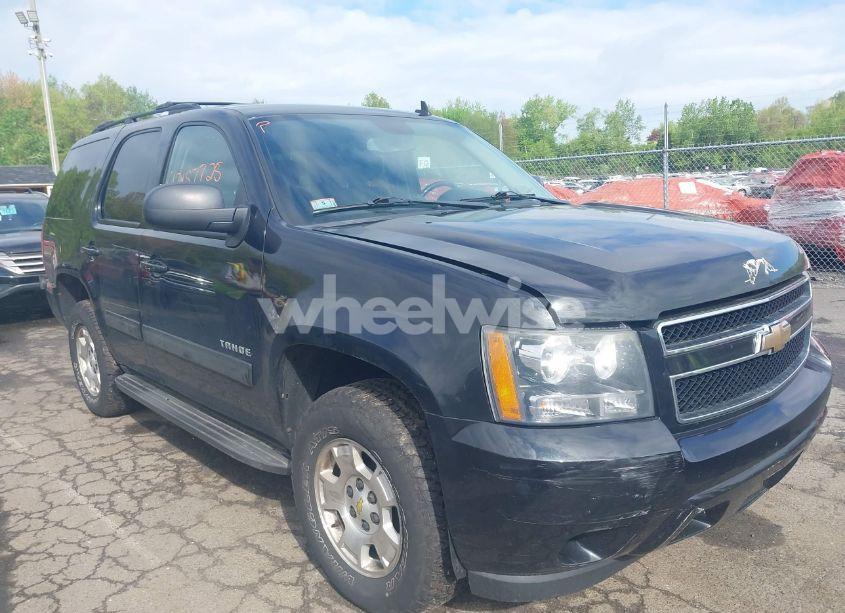2011 Chevrolet Tahoe LS (VIN 1GNSKAE01BR294886) main photo