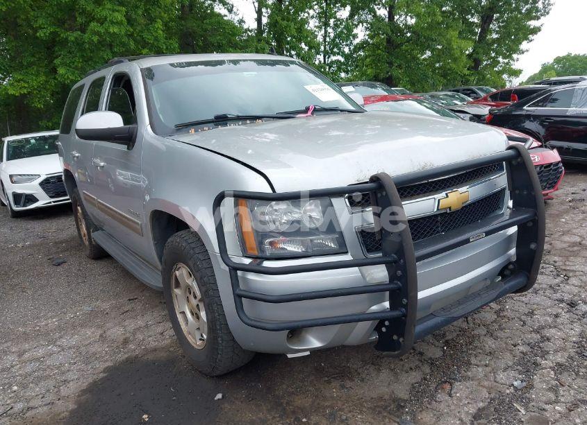 2014 Chevrolet Tahoe LS (VIN 1GNSKAE01ER160917) main photo
