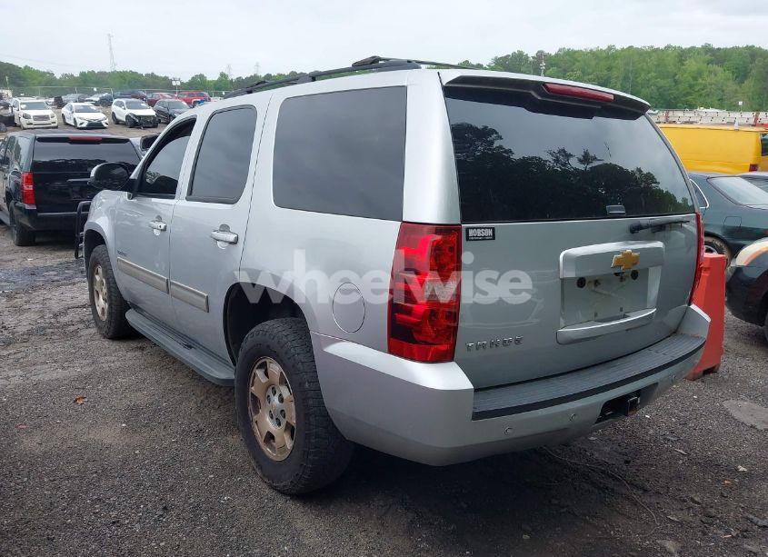 Photo 3 of 2014 Chevrolet Tahoe LS (VIN 1GNSKAE01ER160917)