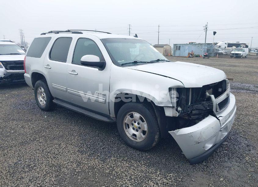 2011 Chevrolet Tahoe LS (VIN 1GNSKAE02BR321268) main photo