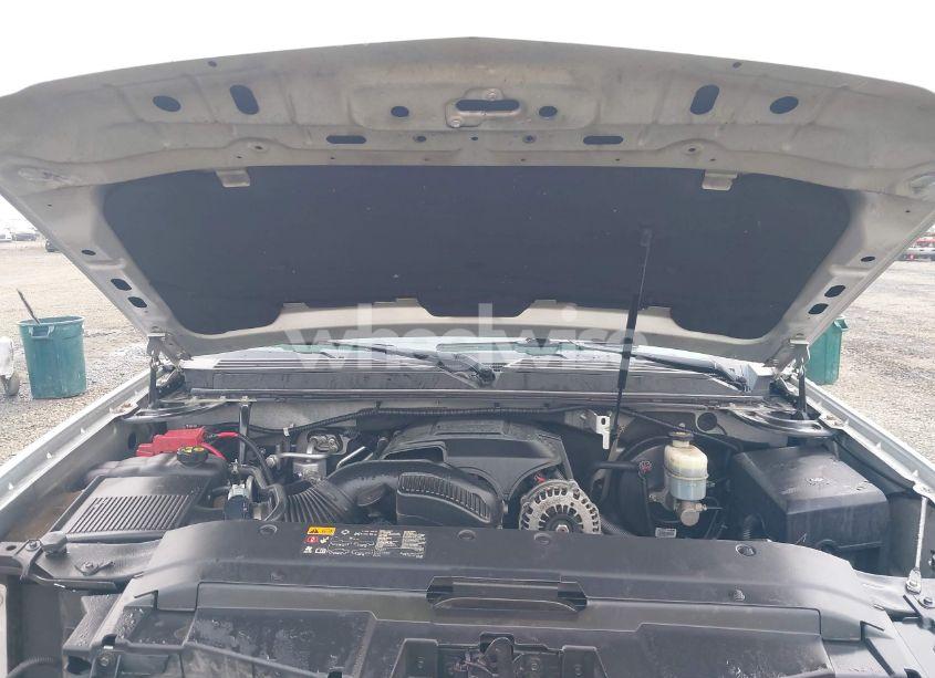 Photo 10 of 2011 Chevrolet Tahoe LS (VIN 1GNSKAE02BR321268)