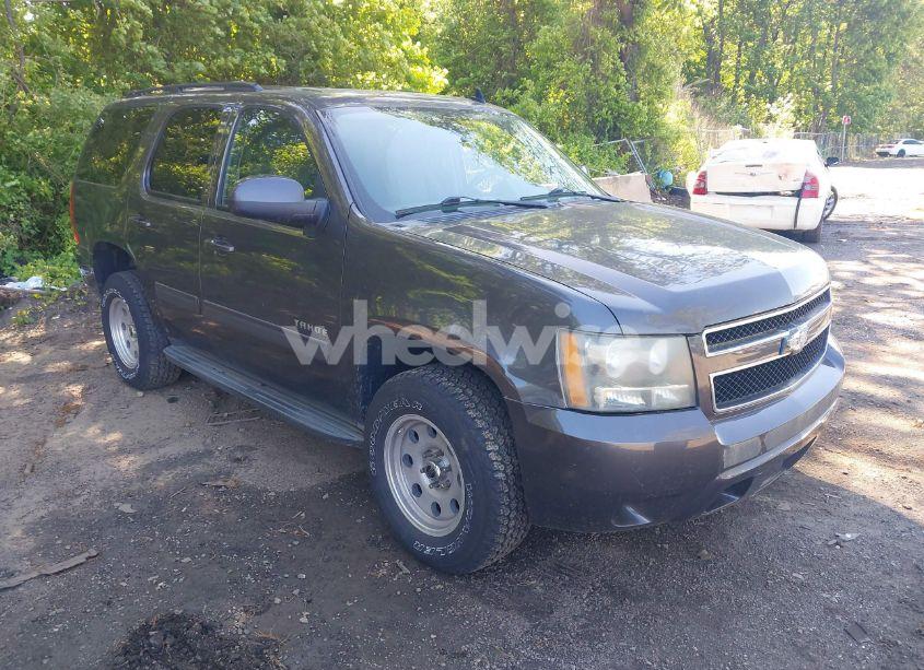 2011 Chevrolet Tahoe LS (VIN 1GNSKAE03BR105638) main photo