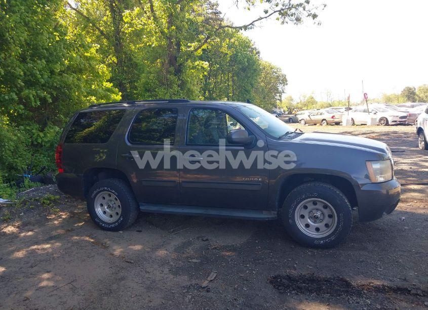 Photo 13 of 2011 Chevrolet Tahoe LS (VIN 1GNSKAE03BR105638)