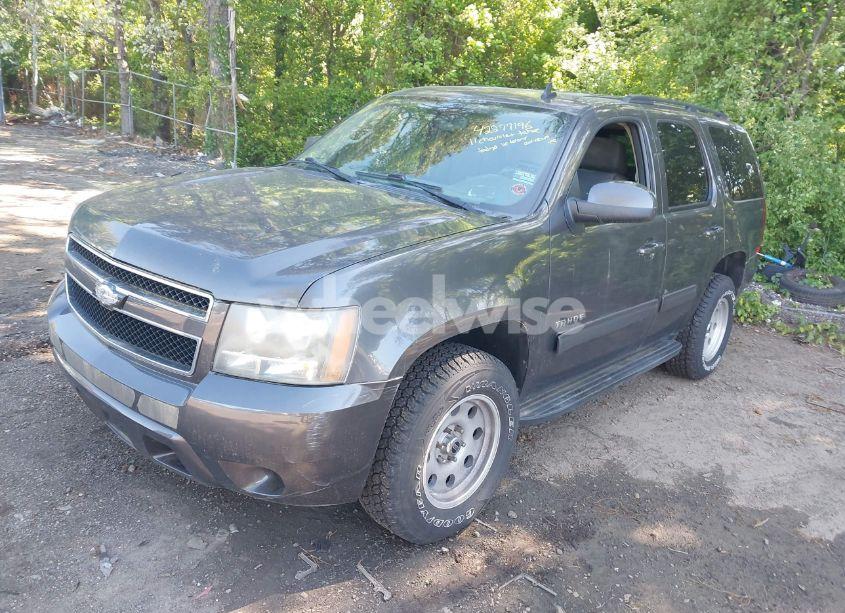 Photo 2 of 2011 Chevrolet Tahoe LS (VIN 1GNSKAE03BR105638)