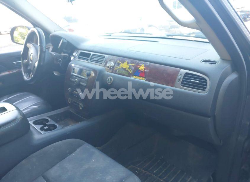 Photo 5 of 2011 Chevrolet Tahoe LS (VIN 1GNSKAE03BR105638)