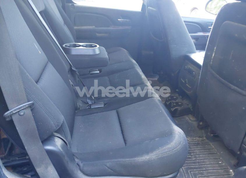 Photo 8 of 2011 Chevrolet Tahoe LS (VIN 1GNSKAE03BR105638)