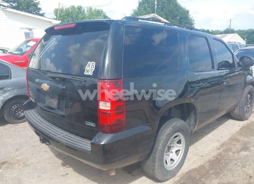 Photo 4 of 2012 Chevrolet Tahoe LS (VIN 1GNSKAE03CR161838)