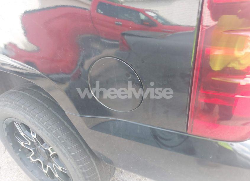 Photo 6 of 2012 Chevrolet Tahoe LS (VIN 1GNSKAE03CR161838)