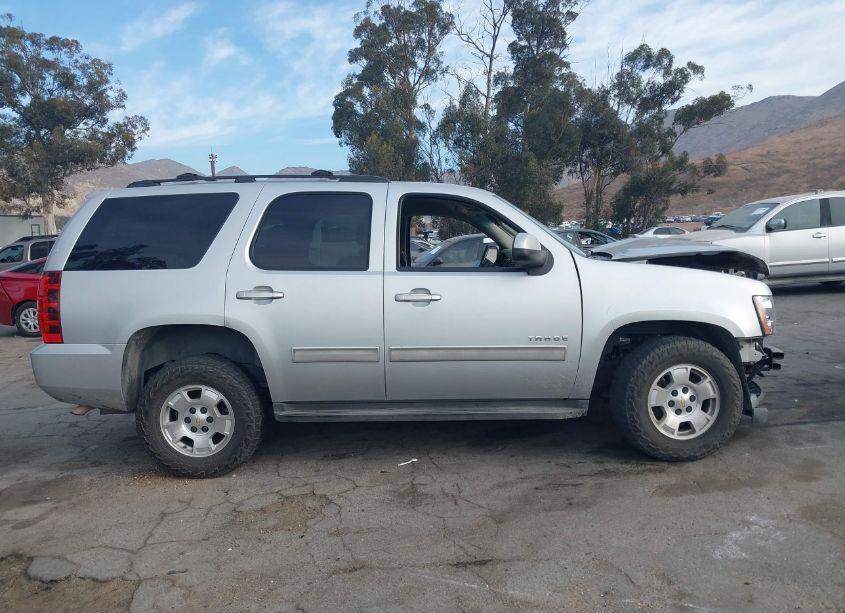 Photo 13 of 2012 Chevrolet Tahoe LS (VIN 1GNSKAE05CR301467)