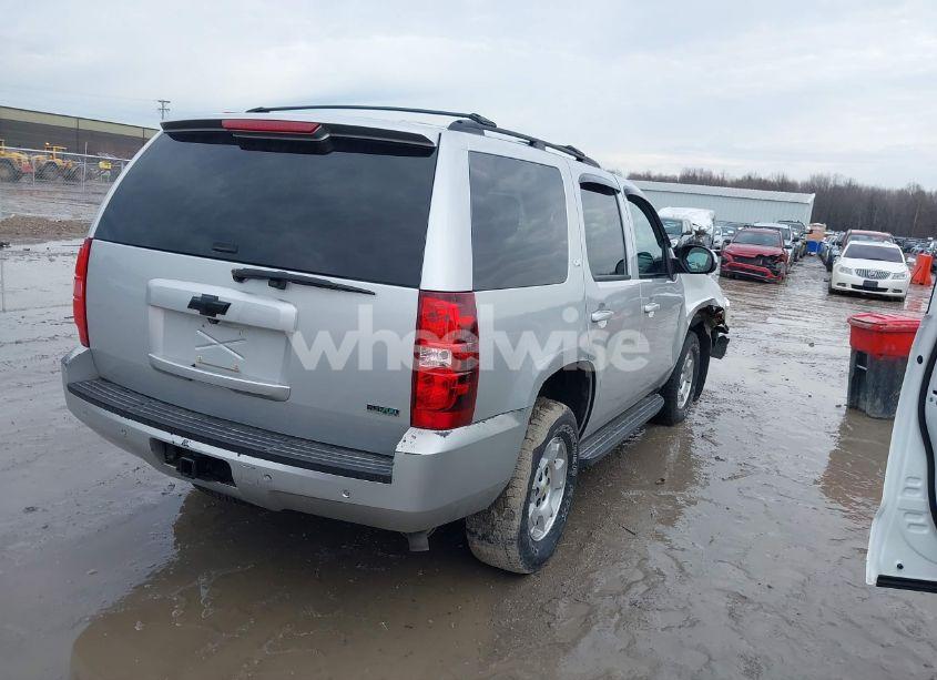 Photo 4 of 2011 Chevrolet Tahoe LS (VIN 1GNSKAE06BR149844)