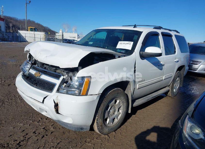 Photo 2 of 2013 Chevrolet Tahoe LS (VIN 1GNSKAE06DR187867)