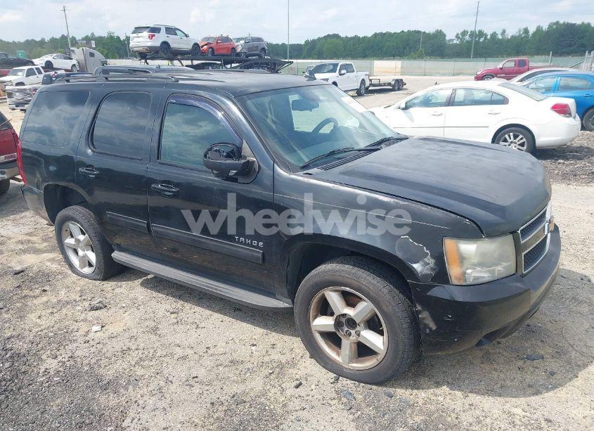 2011 Chevrolet Tahoe LS (VIN 1GNSKAE07BR100426) main photo