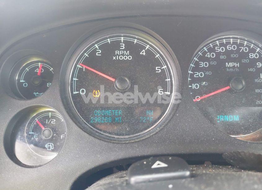 Photo 7 of 2011 Chevrolet Tahoe LS (VIN 1GNSKAE07BR100426)