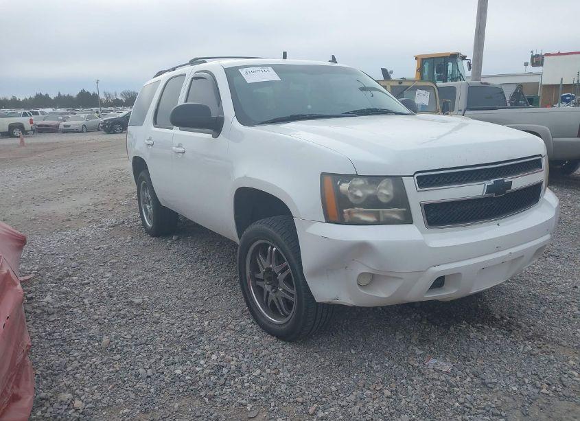 2011 Chevrolet Tahoe LS (VIN 1GNSKAE09BR102937) main photo